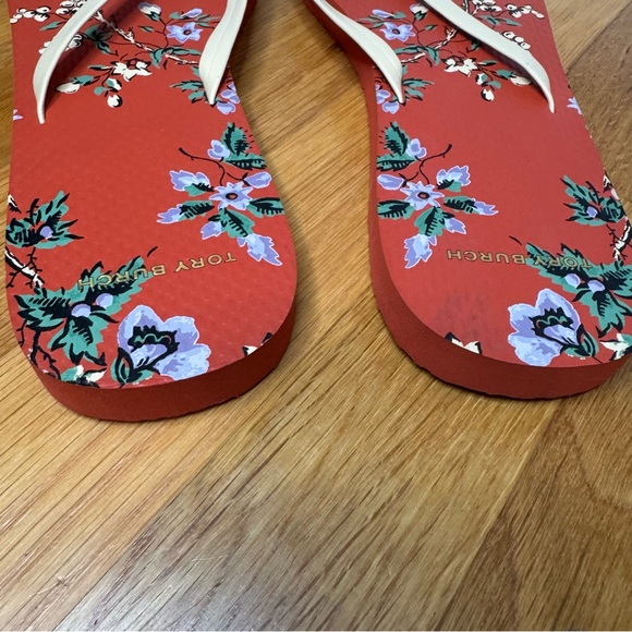 Tory Burch Powder Peach/Rust Lyonnaise Floral Print Flat Flip Flop NWOT. Size 11 - Picture 6 of 10